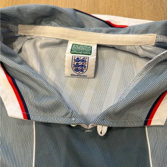 England 1996 Away Euro Championship Retro Shirt - Picture 6 of 6